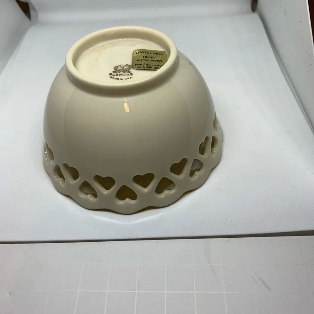 Lenox Hearts Collection Footed Small 24K Gold Trim Bowl